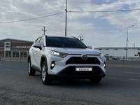 Toyota RAV4 2019 годаfor14 000 000 тг. в Атырау