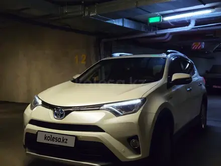 Toyota RAV4 2016 года за 11 600 000 тг. в Алматы