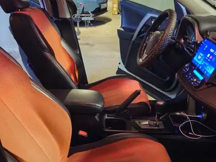 Toyota RAV4 2016 года за 11 600 000 тг. в Алматы – фото 15