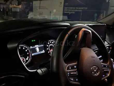 Hyundai Santa Fe 2022 года за 18 000 000 тг. в Шымкент