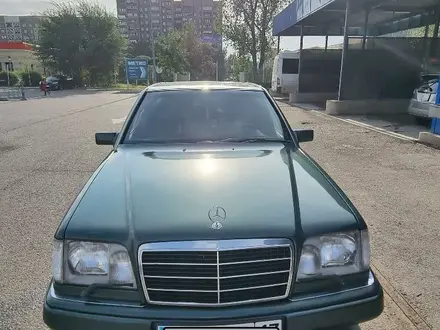 Mercedes-Benz E 220 1994 года за 2 700 000 тг. в Алматы – фото 14