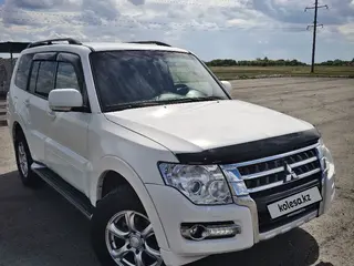 Mitsubishi Pajero, 2015