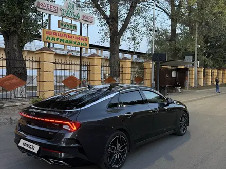 Kia K5 2021 года за 11 500 000 тг. в Алматы – фото 3