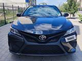 Toyota Camry 2020 года за 14 000 000 тг. в Уральск – фото 3