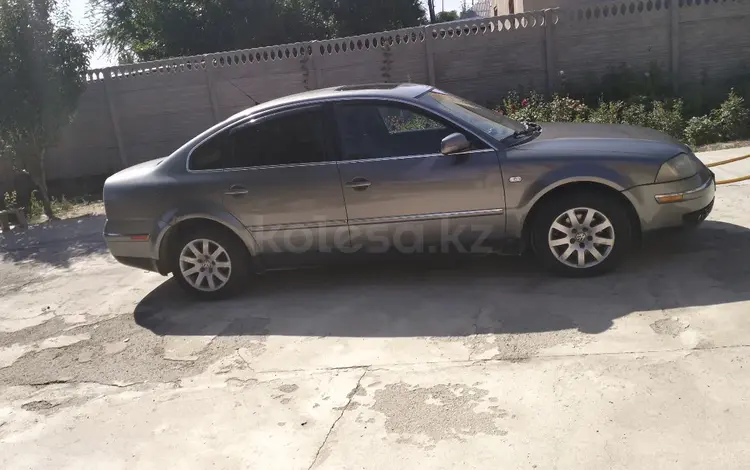 Volkswagen Passat 2003 годаүшін2 100 000 тг. в Тараз