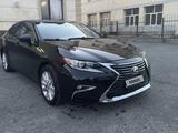 Lexus ES 300h 2013 года за 7 500 000 тг. в Атырау