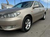 Toyota Camry 2005 года за 4 850 000 тг. в Караганда – фото 2