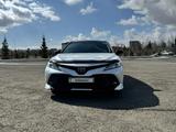 Toyota Camry 2020 года за 15 500 000 тг. в Усть-Каменогорск – фото 2