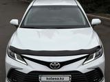 Toyota Camry 2021 года за 14 600 000 тг. в Алматы