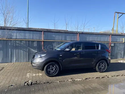 Kia Sportage 2014 года за 6 500 000 тг. в Актобе – фото 2