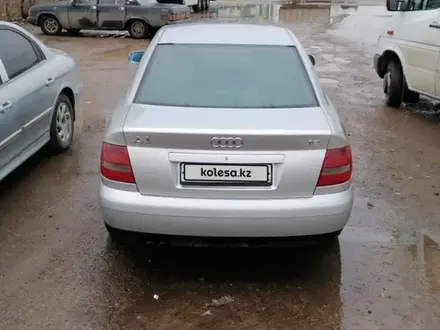 Audi A4 2000 года за 1 500 000 тг. в Уральск – фото 2