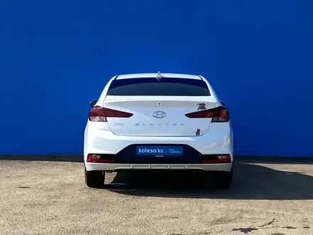 Hyundai Elantra 2019 года за 8 820 000 тг. в Алматы – фото 4