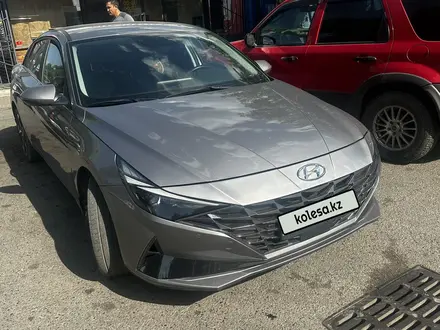 Hyundai Elantra 2023 года за 11 500 000 тг. в Алматы – фото 2