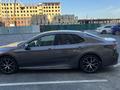 Toyota Camry 2022 годаүшін9 800 000 тг. в Атырау – фото 4