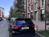 Toyota Highlander 2018 года за 13 900 000 тг. в Алматы – фото 4