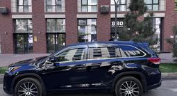 Toyota Highlander 2018 года за 13 900 000 тг. в Алматы – фото 2
