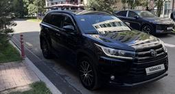 Toyota Highlander 2018 года за 13 900 000 тг. в Алматы – фото 3