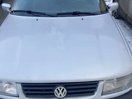 Volkswagen Passat 1995 года за 1 800 000 тг. в Костанай – фото 3