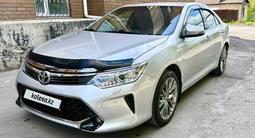 Toyota Camry 2015 года за 11 350 000 тг. в Караганда