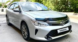 Toyota Camry 2015 года за 11 350 000 тг. в Караганда – фото 2