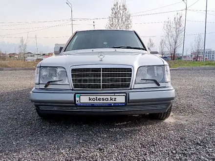 Mercedes-Benz E 220 1994 года за 3 800 000 тг. в Алматы – фото 8