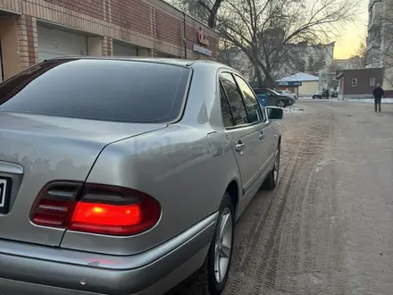 Mercedes-Benz E 230 1996 года за 2 450 000 тг. в Астана – фото 3