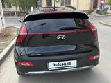 Hyundai Bayon 2023 года за 8 600 000 тг. в Атырау – фото 4