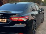Toyota Camry 2019 года за 7 000 000 тг. в Караганда – фото 2