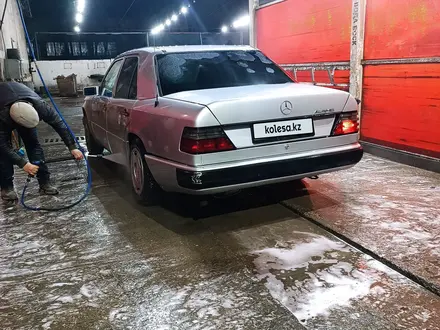 Mercedes-Benz E 230 1992 года за 850 000 тг. в Шымкент – фото 4