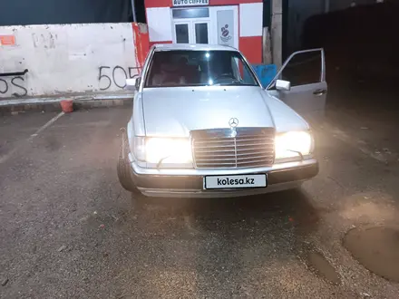 Mercedes-Benz E 230 1992 года за 850 000 тг. в Шымкент – фото 6