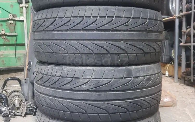 Резина 215/45 r17 комплект Dunlop из Японии за 52 000 тг. в Алматы