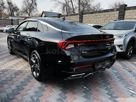 Kia K5 2022 года за 14 300 000 тг. в Алматы – фото 4