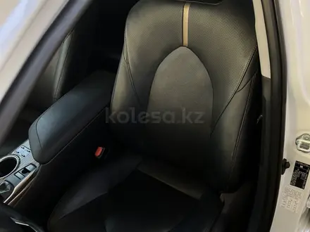 Toyota Camry 2019 года за 15 700 000 тг. в Шымкент – фото 18