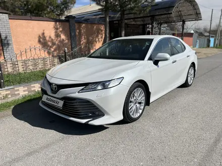 Toyota Camry 2019 года за 15 700 000 тг. в Шымкент