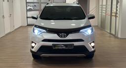 Toyota RAV4 2019 года за 12 200 000 тг. в Астана