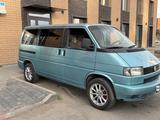 Volkswagen Caravelle 1992 годаүшін3 500 000 тг. в Астана
