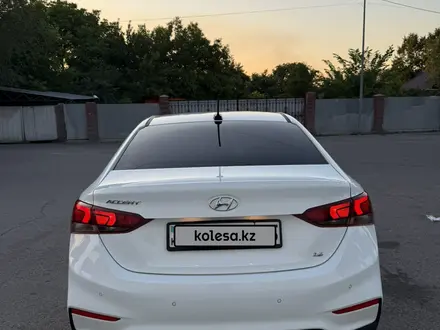 Hyundai Accent 2017 года за 6 850 000 тг. в Алматы – фото 4