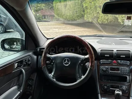 Mercedes-Benz C 240 2003 года за 2 450 000 тг. в Алматы – фото 10