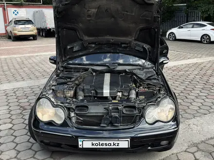 Mercedes-Benz C 240 2003 года за 2 450 000 тг. в Алматы – фото 11