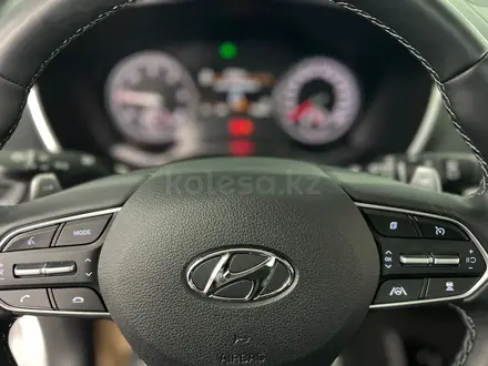 Hyundai Santa Fe 2021 года за 17 900 000 тг. в Алматы – фото 15