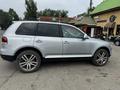 Volkswagen Touareg 2007 года за 7 000 000 тг. в Алматы – фото 3
