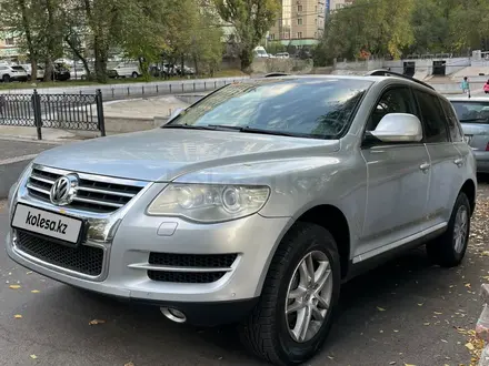 Volkswagen Touareg 2007 года за 7 000 000 тг. в Алматы