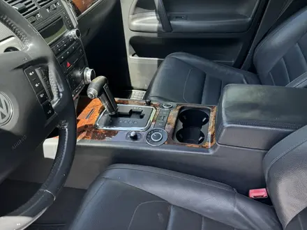 Volkswagen Touareg 2007 года за 7 000 000 тг. в Алматы – фото 4