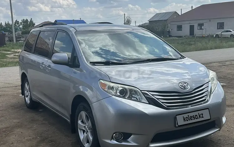 Toyota Sienna 2015 года за 10 900 000 тг. в Актобе