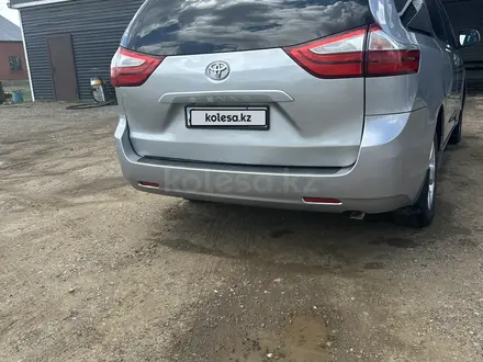 Toyota Sienna 2015 года за 10 900 000 тг. в Актобе – фото 6