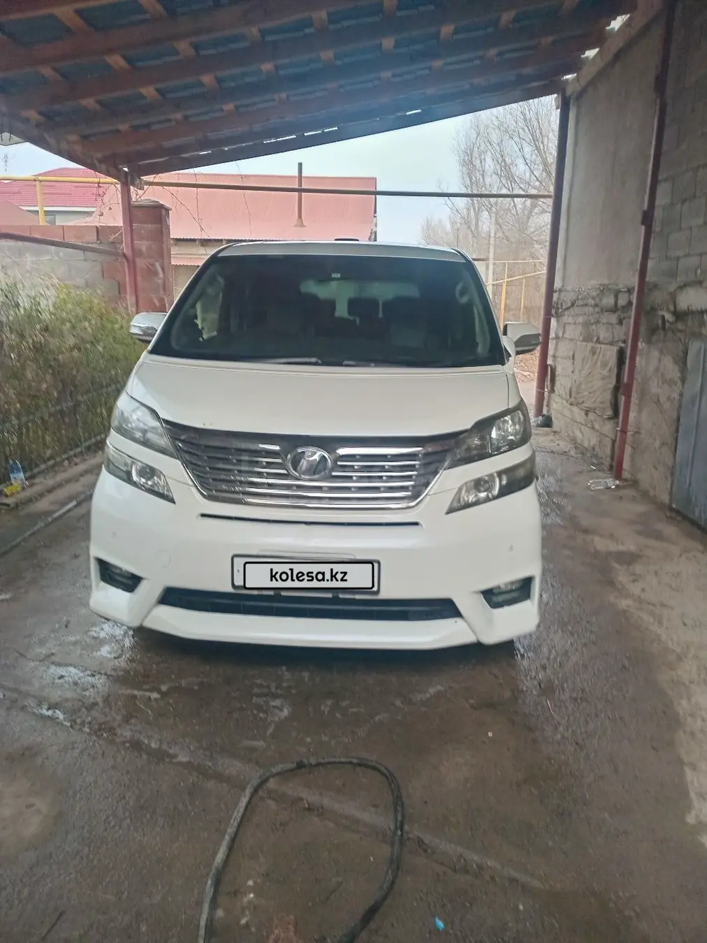 Toyota Vellfire, 2011