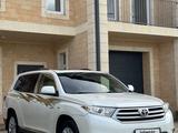 Toyota Highlander 2013 года за 6 500 000 тг. в Уральск – фото 2
