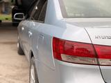 Hyundai Sonata 2006 годаүшін3 600 000 тг. в Алматы – фото 5