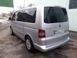 Volkswagen Multivan 2004 года за 6 100 000 тг. в Уральск – фото 2