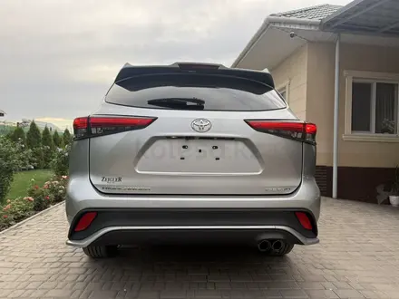 Toyota Highlander 2023 года за 24 000 000 тг. в Алматы – фото 4